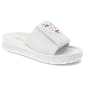 Zdjęcie produktu Białe Klapki Armodo Stylowe Obuwie Damskie