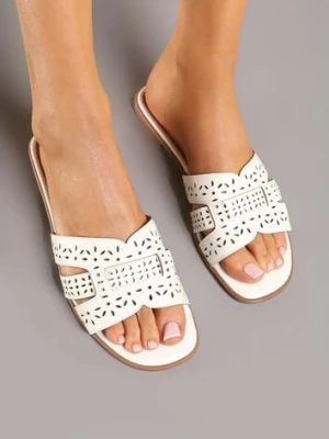 Białe Klapki Ozdobione Ażurowym Wzorem Lavialira joalice paris