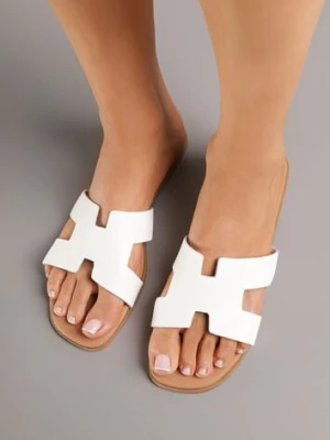 Białe Klapki Vices ze Skóry Naturalnej Ozdobione Wycięciami Arqelia