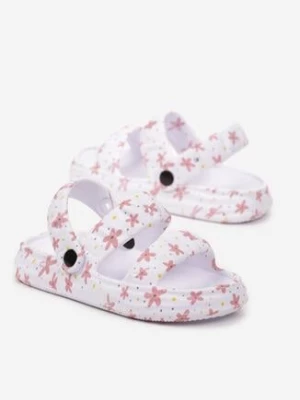 Białe Klapki w Ozdobny Print z Piankowego Materiału na Grubej Podeszwie Fagossa