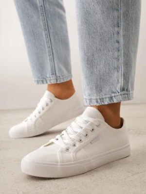 Białe Klasyczne Trampki w Minimalistycznym Stylu Aroadella badoxx