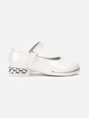 Zdjęcie produktu Białe Lakierowane Balerinki na Płaskim Obcasie z Ozdobną Wstawką Agaphone