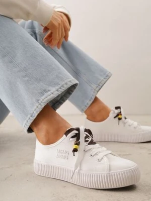 Białe Niskie Trampki z Podwójnymi Sznurówkami na Tłoczonej Platformie Astedella msmg