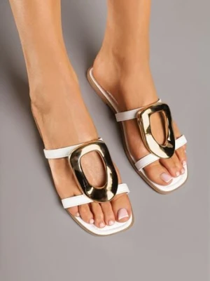 Białe Płaskie Klapki z Geometryczną Okrągłą Klamerką Davivoria cink me