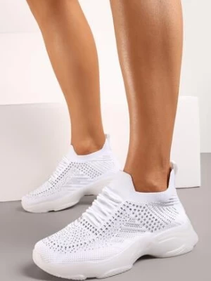 Białe Płaskie Sneakersy Sznurowane z Perforacją i Cyrkoniami Orilila