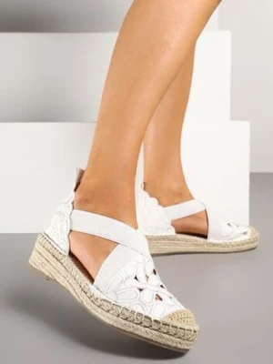 Białe Sandały na Koturnie Vices z Ażurową Cholewką Zinitte