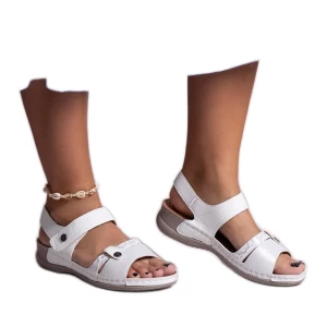 Białe sandały na platformie Huri Inna marka