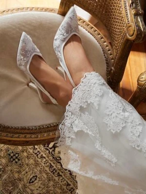 Białe Sandały na Szpilce Typu Slingback z Cekinami Resseris c&l fashion