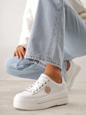 Białe Skórzane Sneakersy na Koturnie Ozdobione Metalicznymi Aplikacjami Acaledice goodin