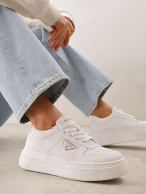 Białe Sneakersy Basic VICES na Platformie z Trójkątnym Zdobieniem Mellinata