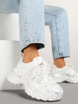 Białe Sneakersy na Grubej Podeszwie Ozdobione Tłoczeniem Viarllis
