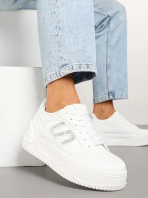 Białe Sneakersy na Grubej Podeszwie z Geometrycznym Wzorem Korsemi
