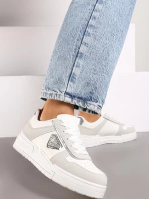 Białe Sneakersy na Grubej Podeszwie z Geometrycznym Zdobieniem i Cyrkoniami Rexilora