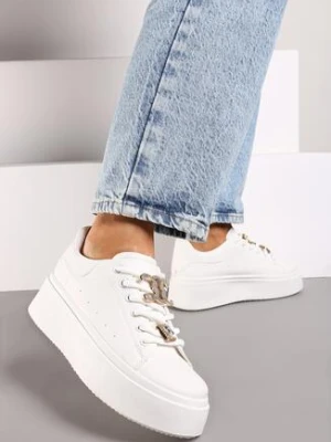 Białe Sneakersy na Grubej Podeszwie z Metalicznymi Aplikacjami i Cyrkoniami Arrelana