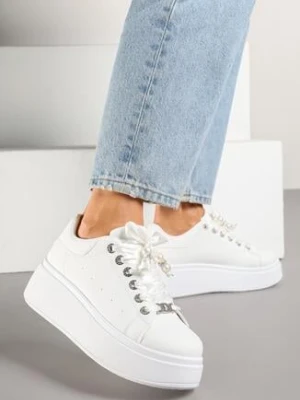 Białe Sneakersy na Grubej Podeszwie z Perforacją i Cyrkoniami Nuritara lady glory