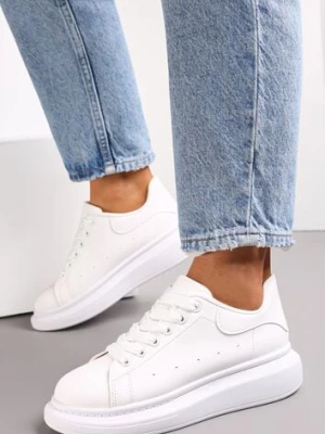 Białe Sneakersy na Grubej Podeszwie z Przeszyciami i Perforacją Amela