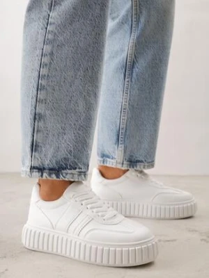 Białe Sneakersy na Grubej Podeszwie z Tłoczeniem i Ozdobnymi Paskami Ralis seastar