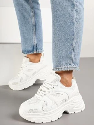 Białe Sneakersy na Grubej Tłoczonej Podeszwie z Geometrycznym Motywem Soloria