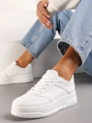 Białe Sneakersy na Niskiej Platformie z Ozdobnymi Przeszyciami Huviena