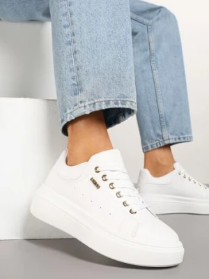 Białe Sneakersy na Niskim Koturnie Zdobione Metalicznymi Wstawkami Alirisa