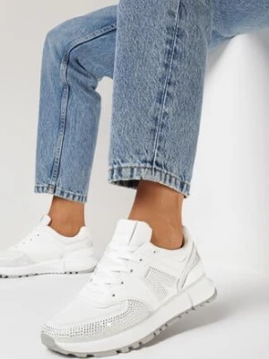 Białe Sneakersy na Płaskiej Podeszwie z Wycięciami i Cyrkoniami Leporia