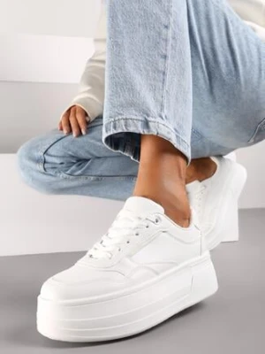 Zdjęcie produktu Białe Sneakersy na Tłoczonej Grubej Podeszwie Vaitessa