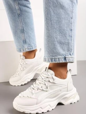 Białe Sneakersy na Tłoczonej Podeszwie z Ozdobnym Sznurowaniem i Wstawkami z Siateczki Xerxia vices