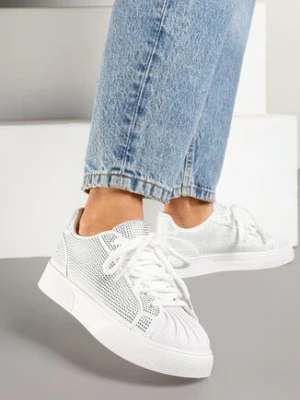 Białe Sneakersy Ozdobione Cyrkoniami i Tłoczonym Noskiem Calreis