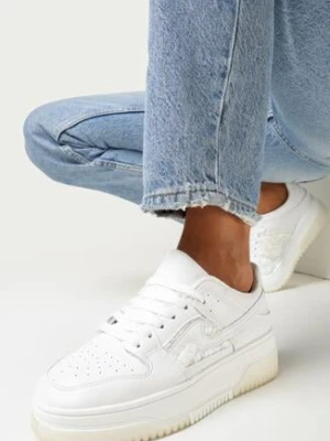 Białe Sneakersy Ozdobione Futerkiem Verinne