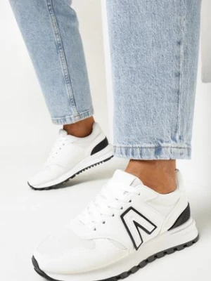 Białe Sneakersy przed Kostkę z Ozdobnymi Przeszyciami Evecca