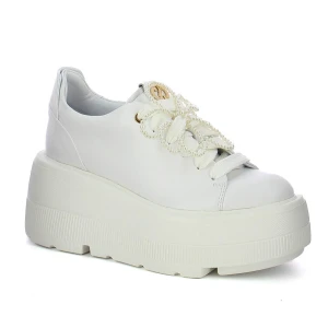Białe sneakersy skórzane CARINII B10463-L46-000-000-G36