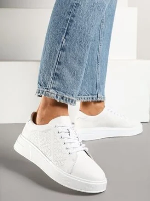 Białe Sneakersy Typu Tenisówki ze Skóry Naturalnej z Ozdobną Perforacją Koromitta