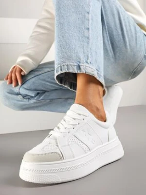 Białe Sneakersy Vices na Grubej Podeszwie Ozdobione Gwiazdką Fenalia
