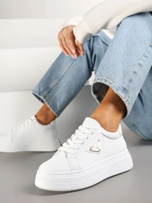 Białe Sneakersy Vices na Platformie z Ozdobną Aplikacją Aramiella