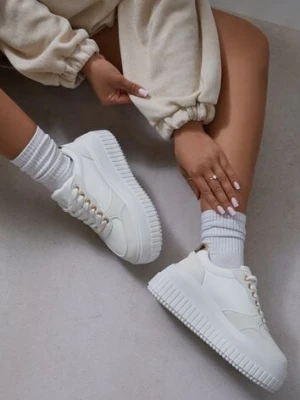 Białe Sneakersy Vices na Platformie z Tłoczeniem Ozdobione Metaliczną Aplikacją Eriri