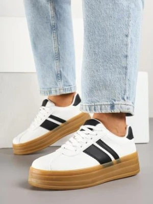 Białe Sneakersy w Stylu Klasycznych Tenisówek z Ozdobnymi Paskami Dellien