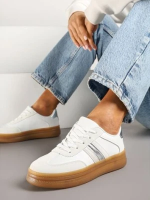 Białe Sneakersy w Stylu Tenisówek Ozdobione Metaliczną Aplikacją Tihanor