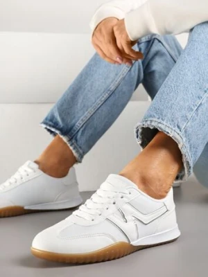 Białe Sneakersy w Stylu Tenisówek Ozdobione Naszywką Tanelis