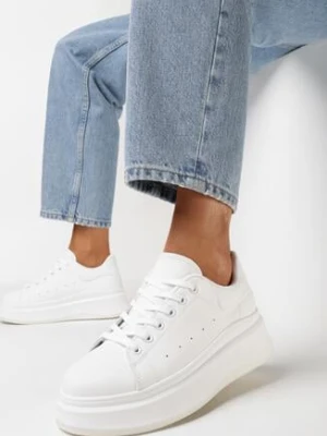 Białe Sneakersy z Delikatną Perforacją i Gumowym Misiem przy Sznurówkach Zephra