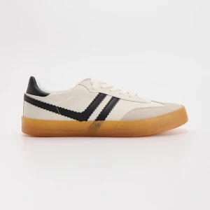 Białe sneakersy z imitacji zamszu w stylu retro House