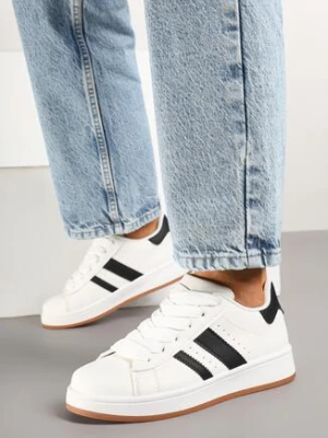 Białe Sneakersy z Ozdobnymi Naszywkami z Boku Galdexis