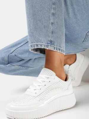 Zdjęcie produktu Białe Sneakersy z Patchworkową Cholewką i Tłoczoną Platformą Geridia