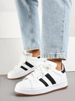 Białe Sneakersy z Perforacją i Ozdobnymi Paskami Deolene renda