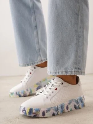 Białe Sneakersy ze Skóry Naturalnej z Perforacją i Motywem Piór Riosinda goodin