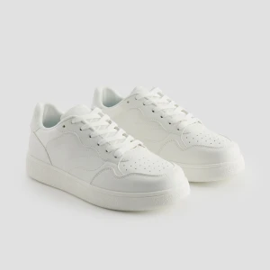 Białe sneakersy ze sztucznej skóry House