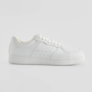 Białe sneakersy ze sztucznej skóry House