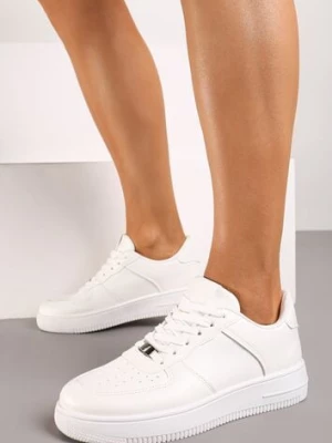 Białe Sznurowane Sneakersy Ozdobione Perforacją Ellemisa