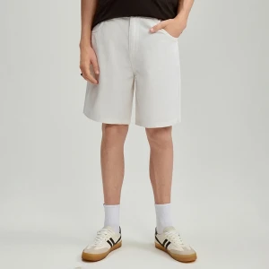 Białe szorty jeansowe z prostą nogawką House