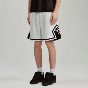 Białe szorty w basketballowym stylu House