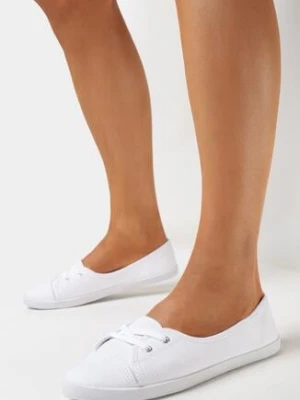 Białe Tenisówki z Niską Cholewką i Ozdobnym Sznurowaniem Maelisa